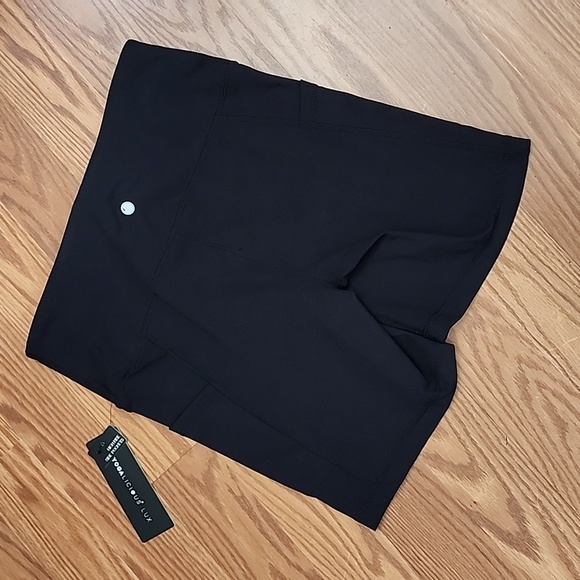 NWT‎ yogalicioes lux shorts med - Picture 7 of 9